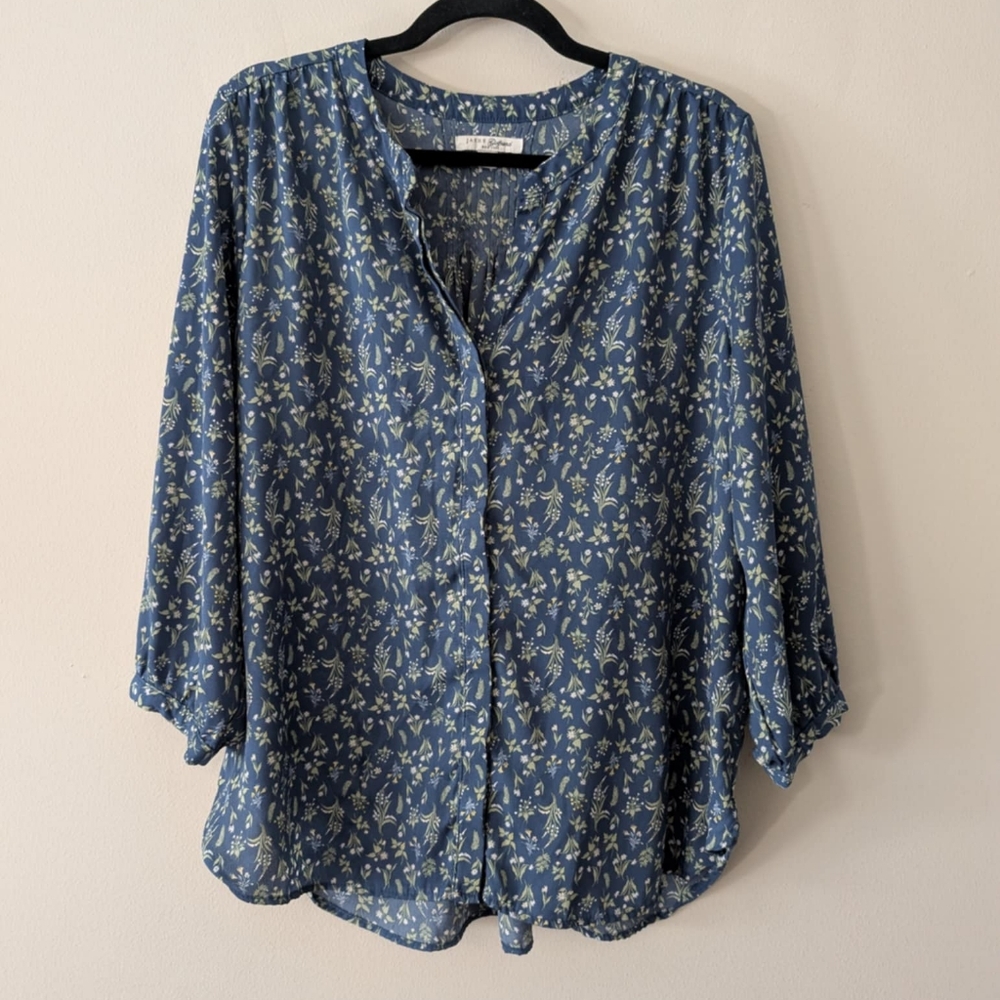 Jachs Girlfriend Blue Floral Button-Up Blouse Size Large Womens Career Spring
